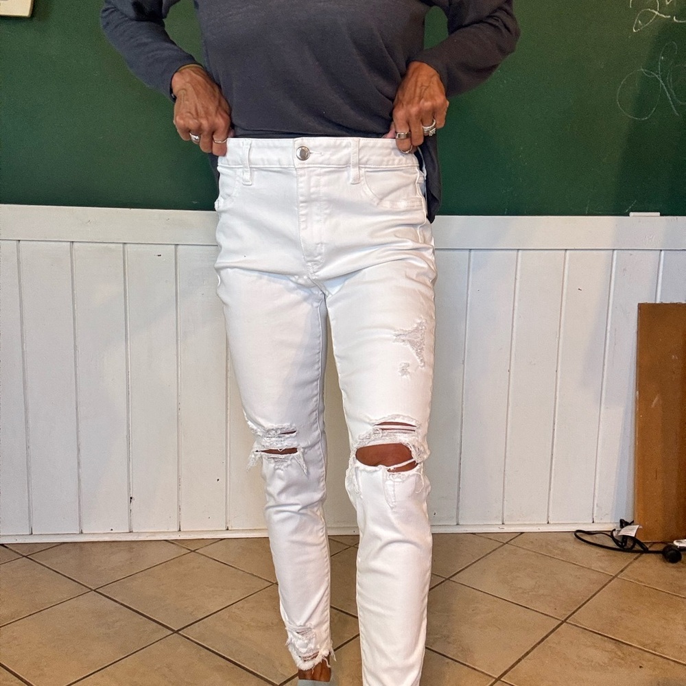 American Eagle White Distressed Womens Jeans